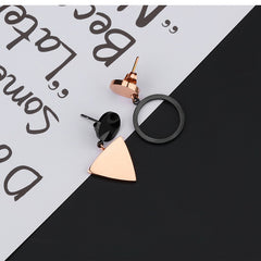 Bông Tai Titan Bất Đối Xứng