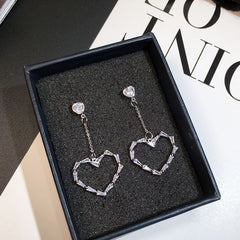 Bông Tai Tòn Teng Trái Tim Đính Đá