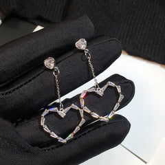 Bông Tai Tòn Teng Trái Tim Đính Đá