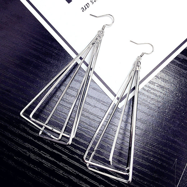 Bông tai tam giác xếp tầng