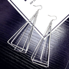 Bông tai tam giác xếp tầng