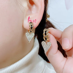 Bông Tai Tòn Teng Khoen Hình Trái Tim Đính Đá Trắng Siêu Sáng