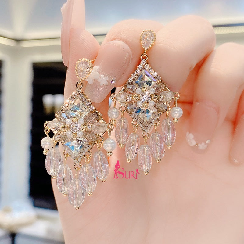 Bông Tai Tòn Teng Hình Thoi Phối Đá Pha Lê Tua Rua Sang Chảnh