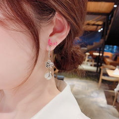 Bông Tai Tòn Teng Hoa Hồng Đen Phối Đá Tròn Sáng Dạng Móc