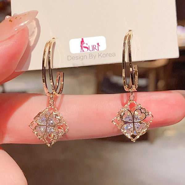 Bông Tai Tòn Teng Khoen Lập Phương Hoa Văn Hoa 4 Cánh Phối Đá Trắng