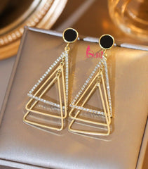 Bông Tai Tòn Teng Tam Giác Nhiều Tầng Đính Đá Trắng