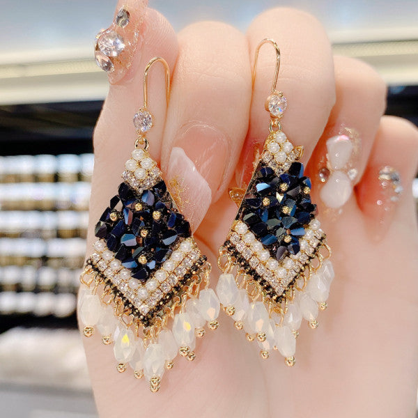 Bông Tai Tòn Teng Dáng Hình Thoi Phối Pha Lê Nhiều Màu Dạng Móc Lạ Mắt