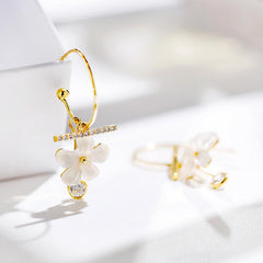 Bông Tai Khoen Khuyết Hoa Đá 5 Cánh Trắng