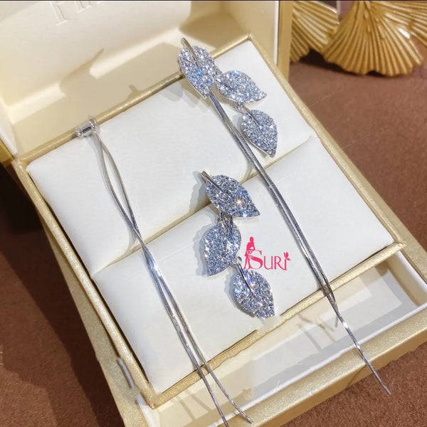 Bông Tai Tòn Teng Dáng Lá Rơi Đính Đá Trắng Phối Tua Rua Mảnh