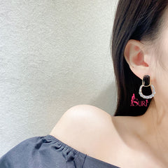 Bông Tai Tòn Teng Khoen Đính Đá Trắng Phối Chữ Nhật Đen Bo Cạnh Lạ Mắt