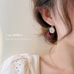 Bông Tai Tòn Teng Hình Hoa Cúc Đính Đá Dạng Móc Siêu Xinh