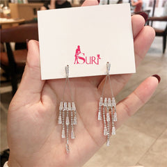 Bông Tai Tòn Teng Đá Chữ Nhật Tua Rua Dáng Rơi