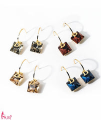 Bông Tai Khoen Đá Vuông Màu Đính Chữ D