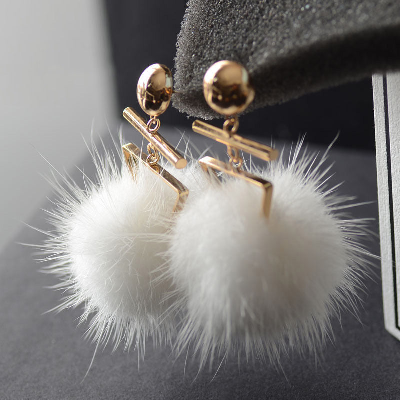 Bông Tai Tòn Teng Lông Cáo Trắng