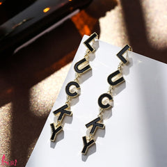 Bông Tai Tòn Teng Chữ Lucky Đen