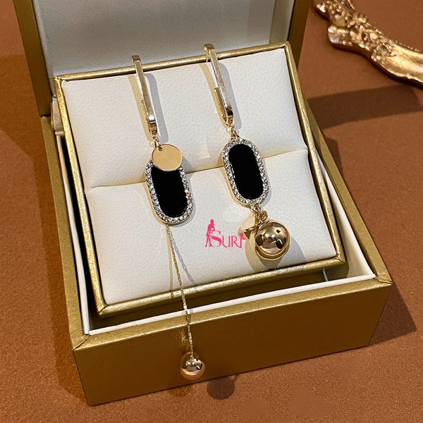 Bông Tai Tòn Teng Bất Đối Xứng Hình Chữ Nhật Đen Viền Đá Trắng