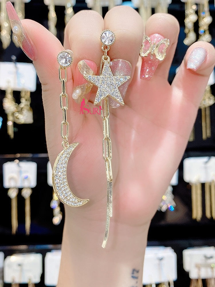 Bông Tai Tòn Teng Bất Đối Xứng Trăng Sao Đính Đá Trắng