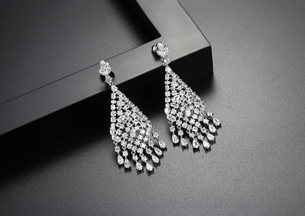 Bông Tai Tòn Teng Hình Thoi Tua Rua Nạm Đá Trắng Cao Cấp