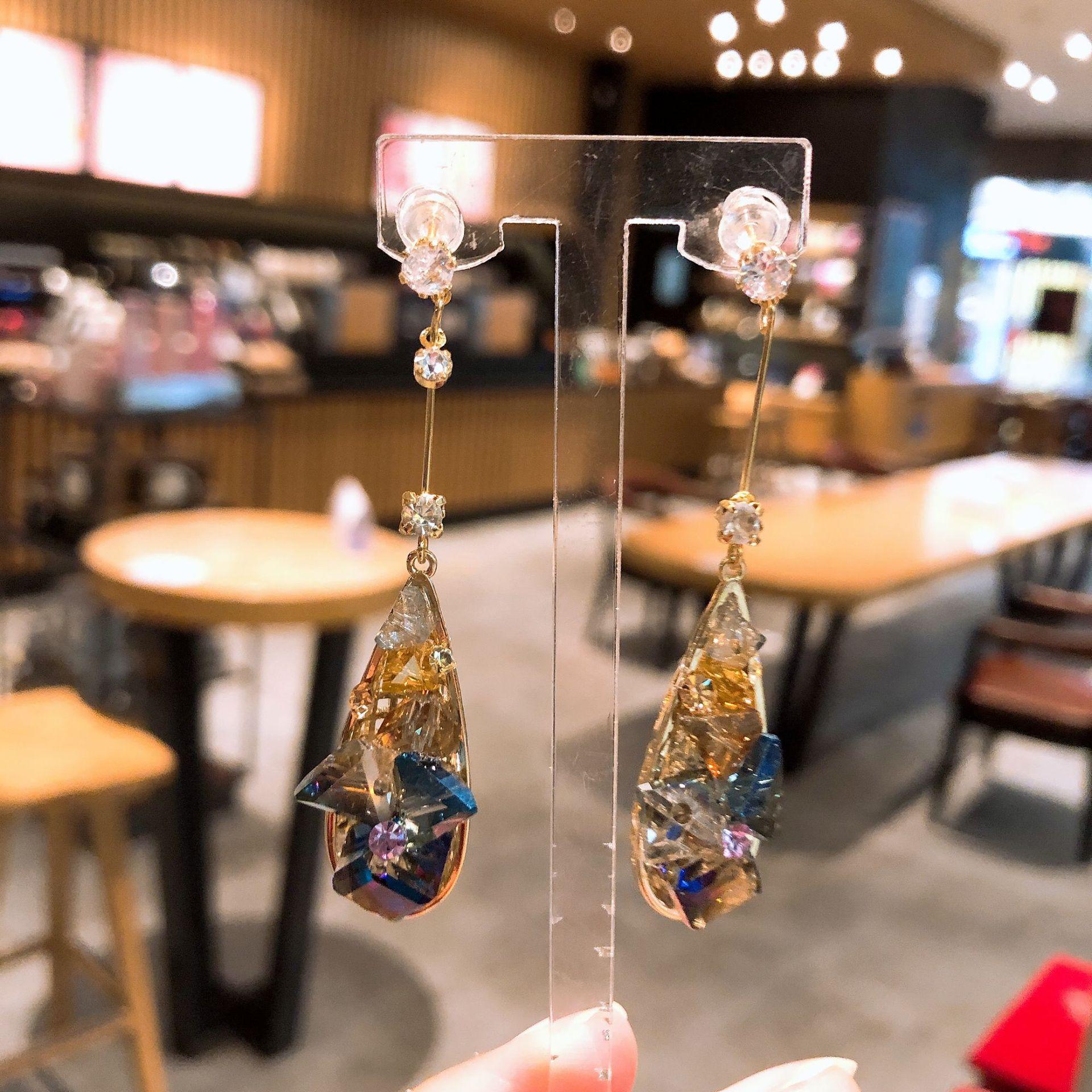 Bông Tai Tòn Teng Tinh Thể Đá Màu