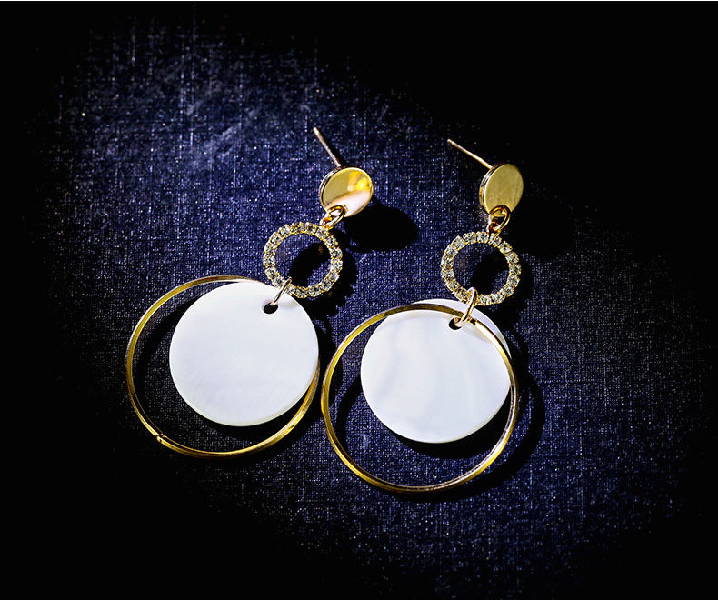 Bông tai tòn teng đính xà cừ trắng