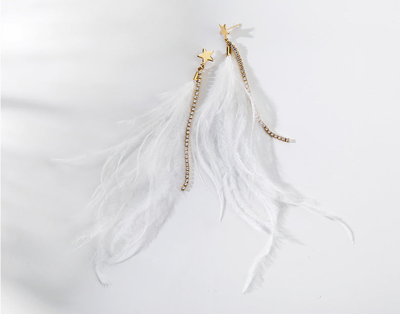 Bông tai lông vũ trắng