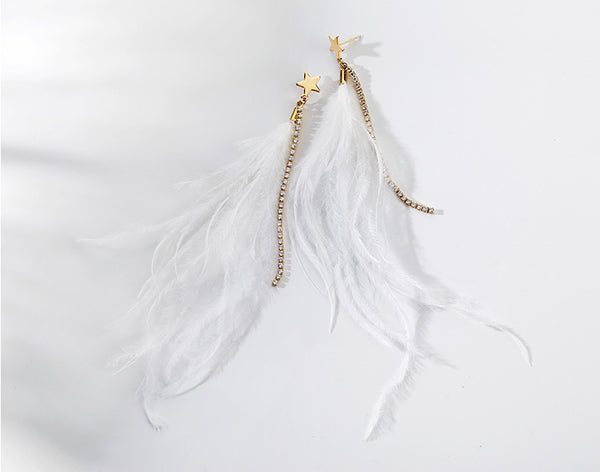 Bông tai lông vũ trắng