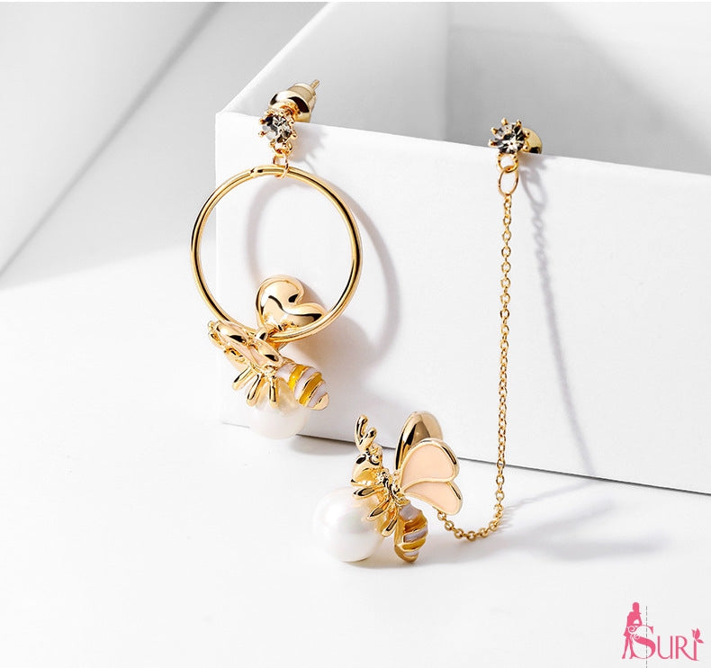 Bông tai ong vàng bất đối xứng