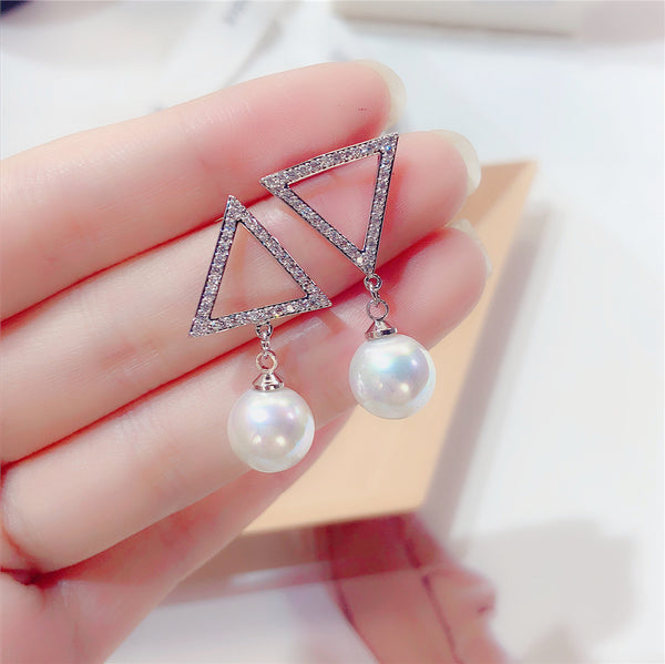 Bông tai tam giác ngọc trai bất đối xứng