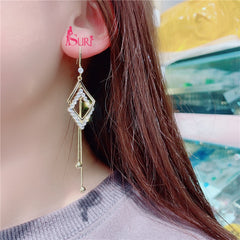 Bông Tai Tòn Teng Hình Thoi Đá Phối Hình Thoi Đen Tua Rua 2 Sợi Dạng Móc