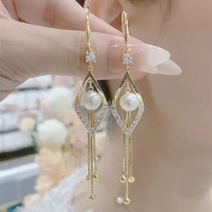 Bông Tai Tòn Teng Hình Thoi Đá Tua Rua Phối Hạt Trai Dạng Móc