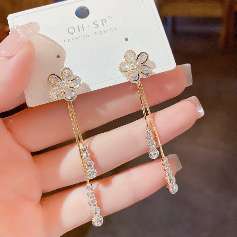 Bông Tai Tòn Teng Hoa Đá 5 Cánh Tua Rua 2 Sợi