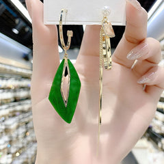 Bông Tai Tòn Teng Bất Đối Xứng Hình Thoi Màu Cá Tính