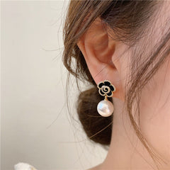 Bông Tai Tòn Teng Hoa Hồng Đen Đính Đá Phối 1 Hạt Trai Trắng