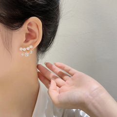 Bông Tai Ngọc Trai Vành Tai Phối 3 Hạt Đá Tròn Trắng Nữ Tính