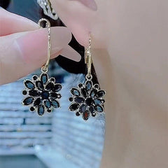 Bông Tai Khoen Tròn Đính Hoa Đá Đen Nhiều Cánh