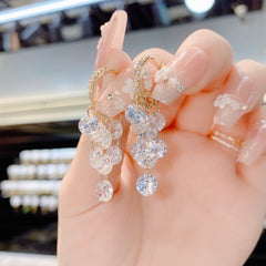 Bông Tai Khoen Tròn Vàng Tua Rua 4 Sợi Phối Đá Tròn Trắng Dáng Rơi