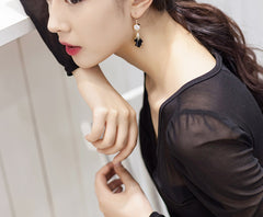 Bông Tai Tòn Teng Chùm Đính Đá Đen