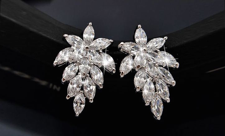 Bông Tai Sát Tai Đá Trắng