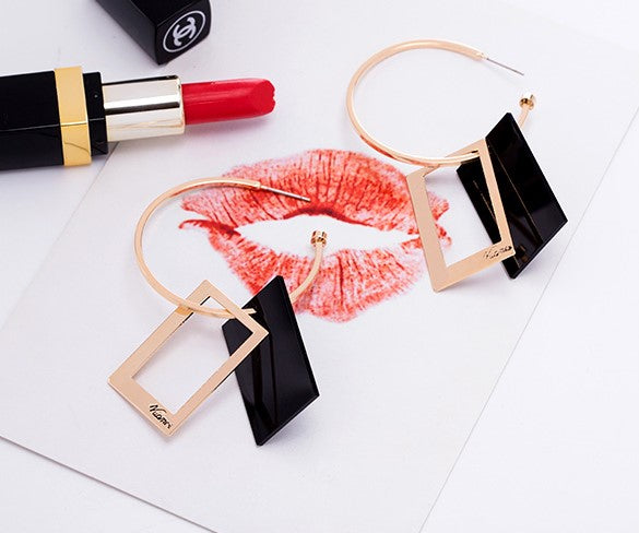 Bông tai tròn phối chữ nhật