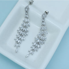 Bông tai đính đá đuôi công nữ tính