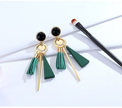 Bông tai tòng teng tua rua