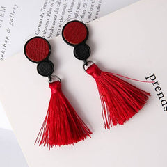 Bông tai tua rua đen cho cô nàng dịu dàng (màu đỏ)