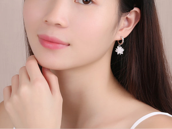 Bông tai hoa tuyết dạng khoen