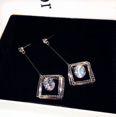 Bông tai tòn teng hình thoi đá