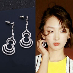 Bông tai tòn teng hình cây đàn đính đá