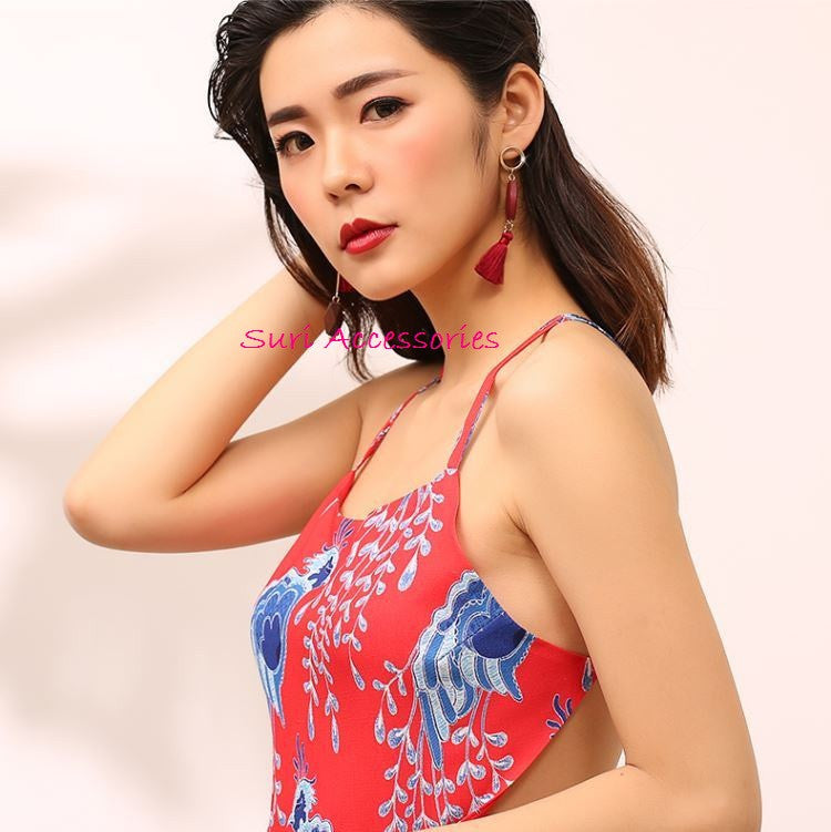 Khuyên tai tòn teng bất đối xứng hình học đỏ đô