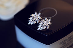 Bông Tai Sát Tai Đá Trắng