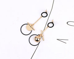 Bông tai tòn teng cá tính bất đối xứng