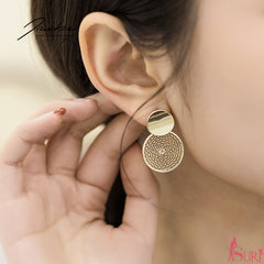 Bông tai khoen vàng sát tai