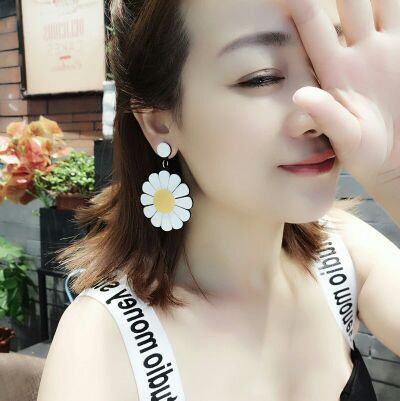 bông tai tòng teng hoa cúc